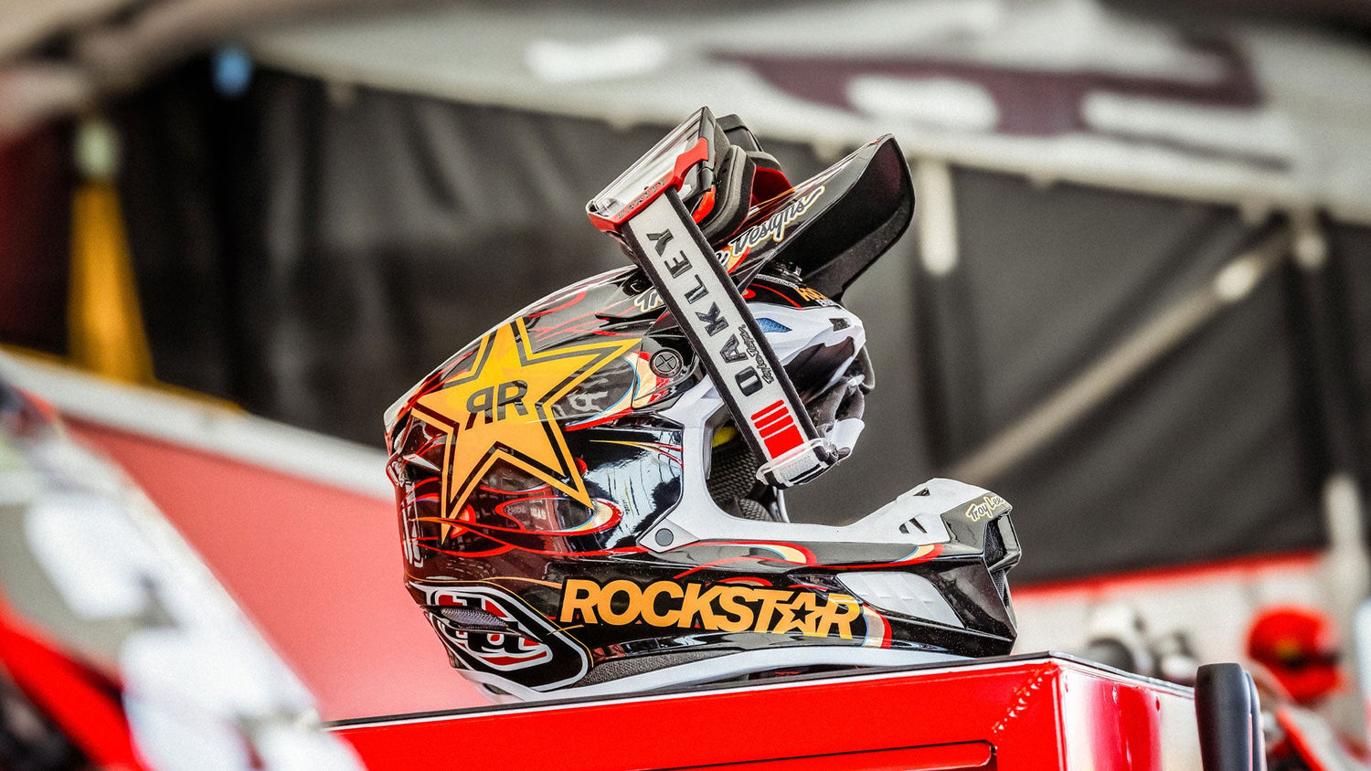 Oakley Goggles & Sunglasses