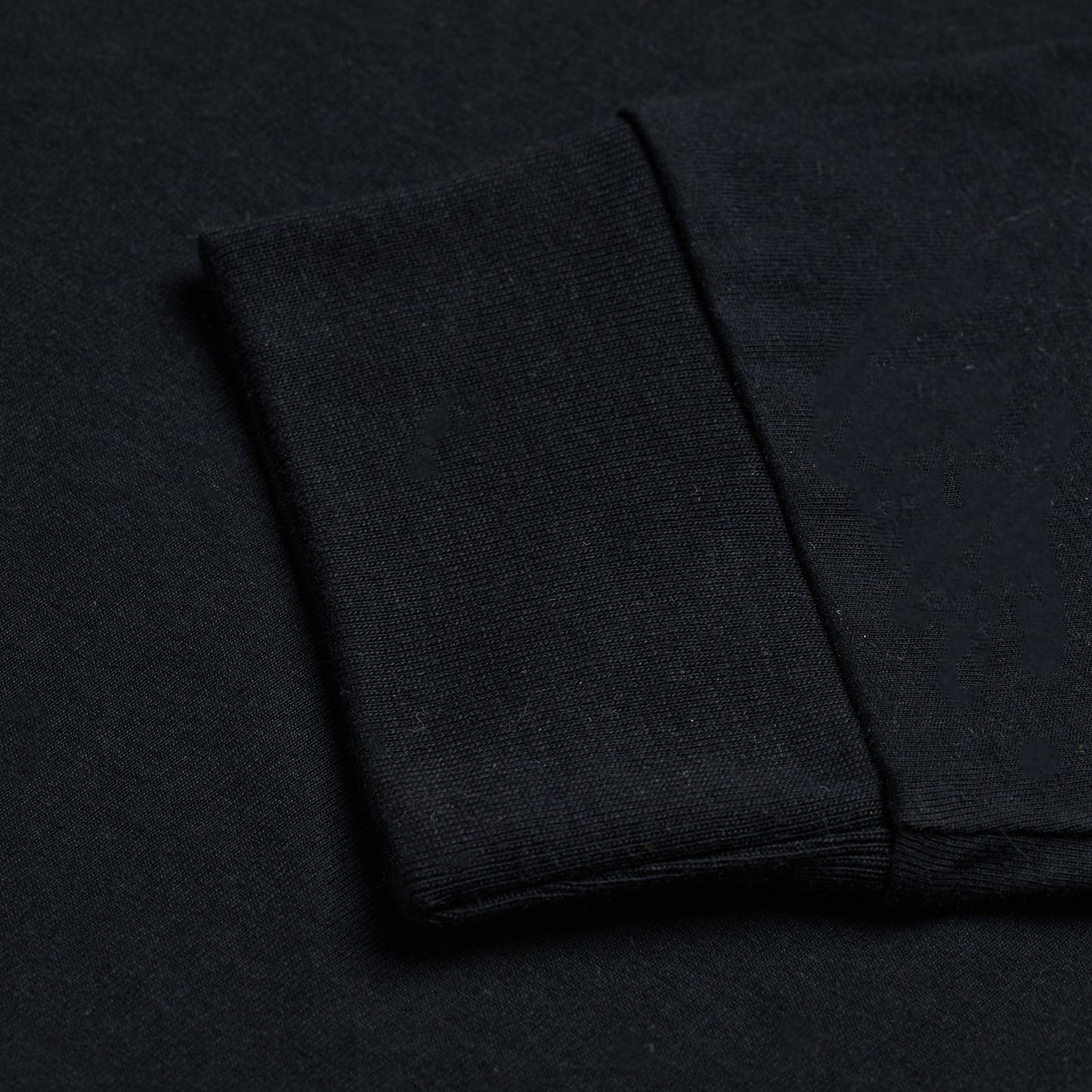 Long Sleeve Tee Peace Out Black