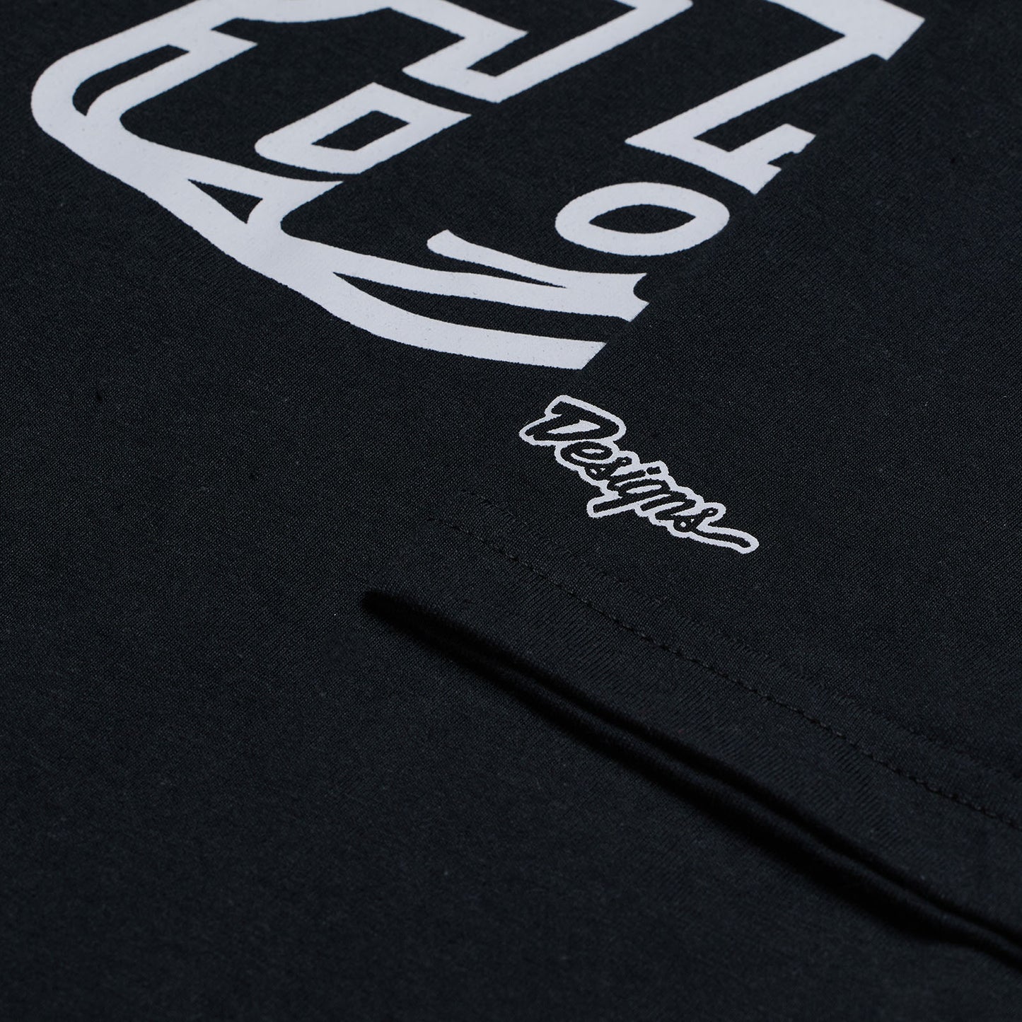 Short Sleeve Tee Badge Black