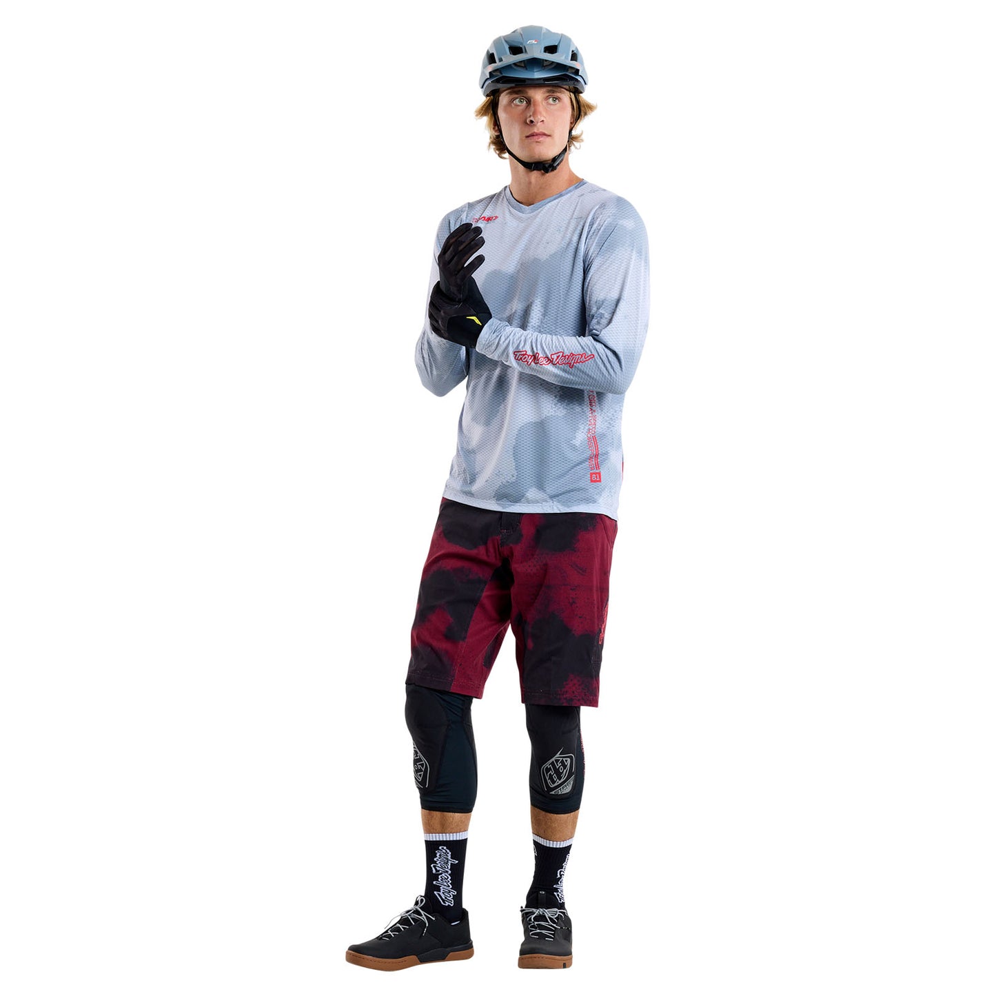 Skyline Air Short Shell Flared Oxblood