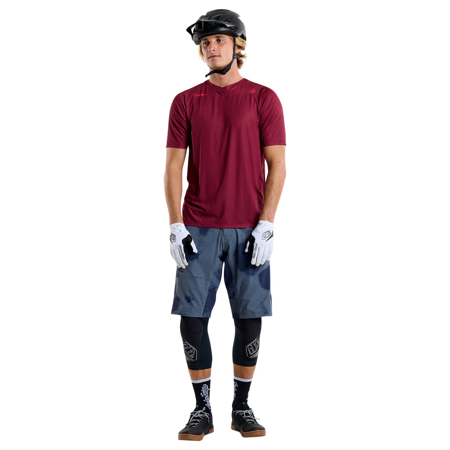 Skyline Air Short Sleeve Jersey and Shorts