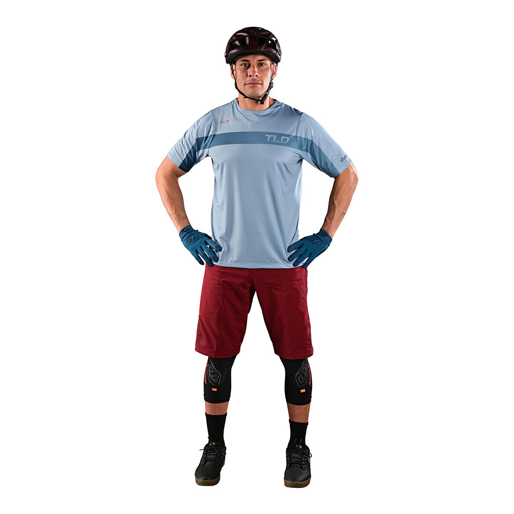 Skyline Short W/Liner Solid Wine