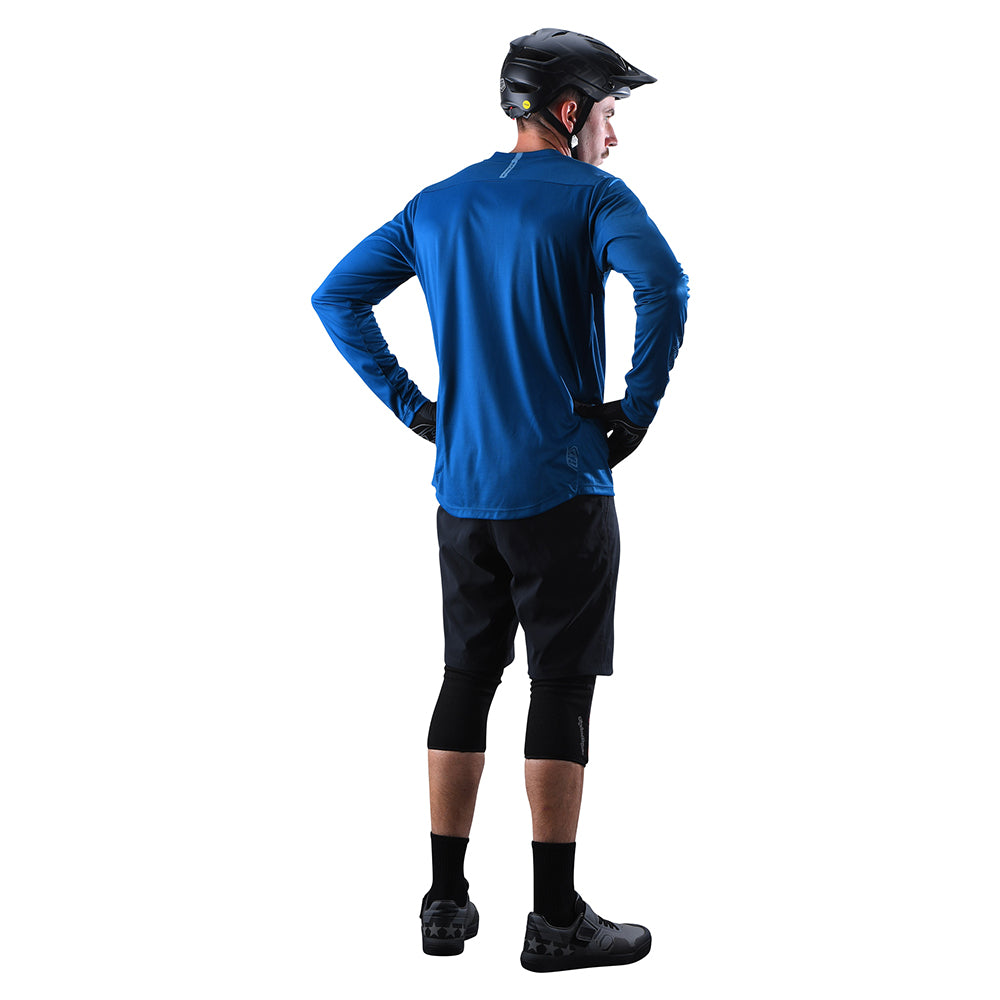 Flowline Shifty Short Shell Solid Black