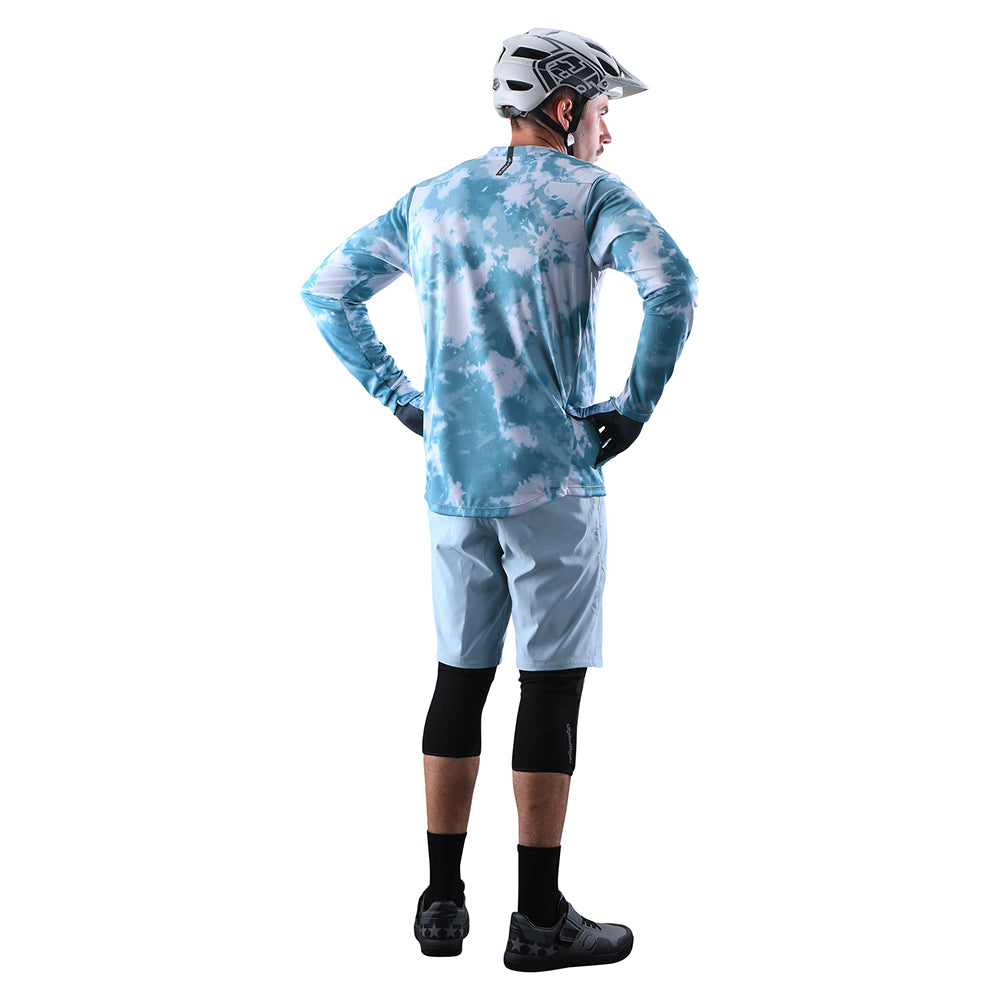 Flowline Shifty Short Shell Solid Water